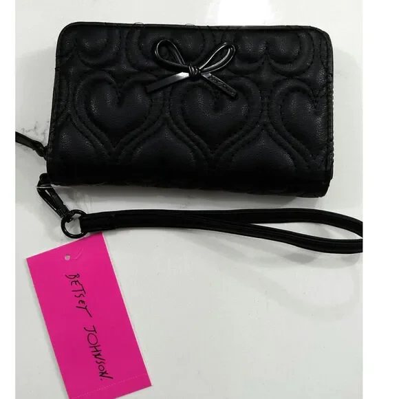 NWT Betsey Johnson black Kara wallet Quilted heart detail 7x4in zip closure glam - Picture 1 of 9